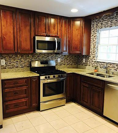 4th image of 5831 Ruxton Dr