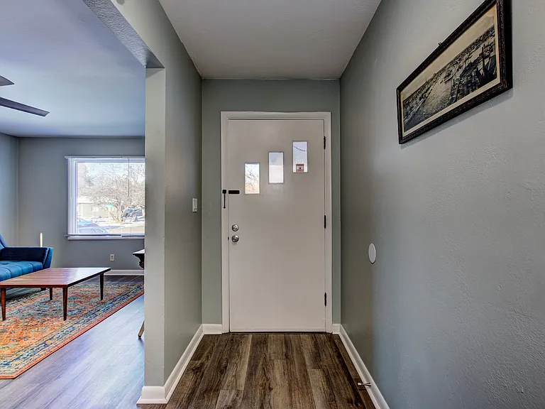 1416 S Chrisway Dr — Photo 2