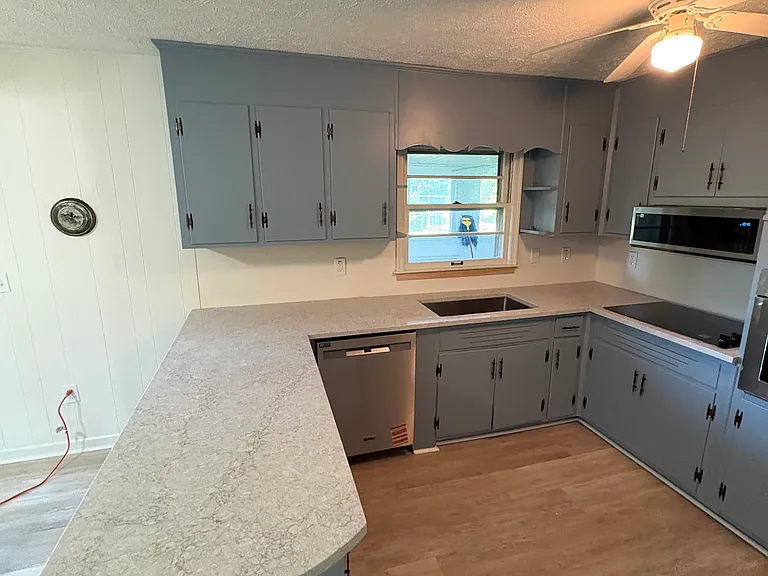 4524 Yorkshire Dr — Photo 8