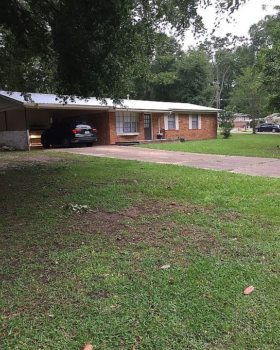 2nd image of 1612 Redwood Dr