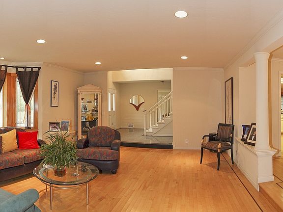 4th image of 26650 Snell Ct