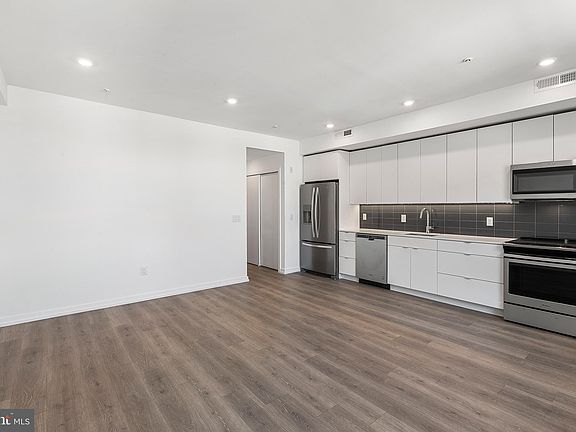4th image of 1229 N Front St #2B