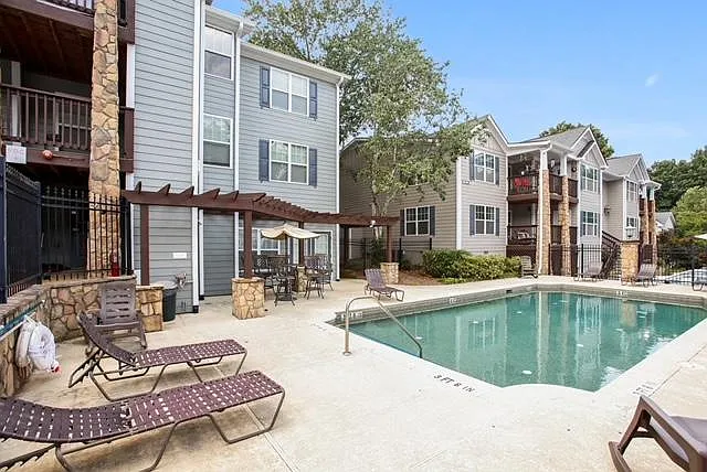 308 Madison Ct SE — Photo 3