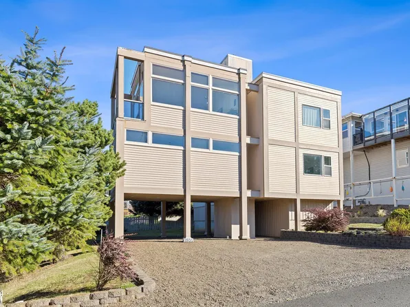 1851 NE 67th St, Lincoln City, OR 97367