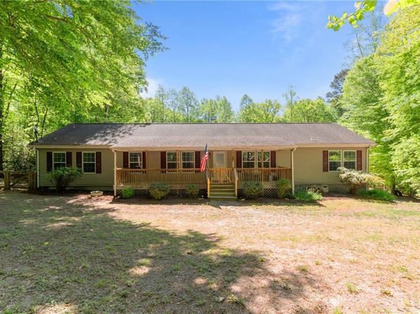 11325 Farm Rd, Gloucester, VA 23061