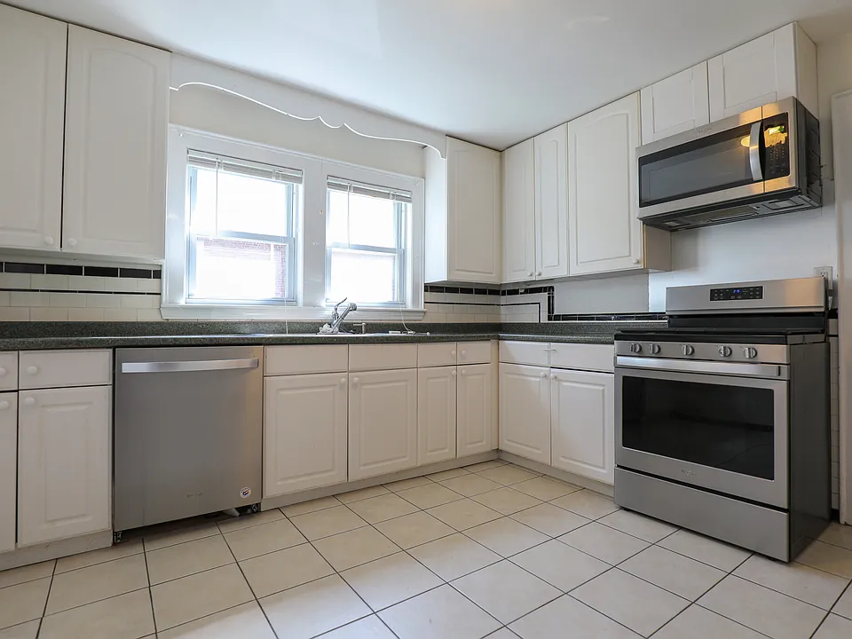33 Wiltshire Rd #1