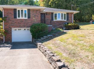 1370 Lincoln Dr, Monaca, PA