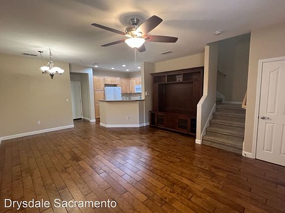 4th image of 1405 Dante Cir