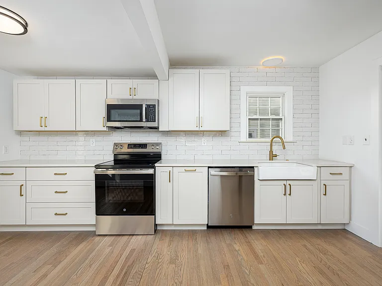 1012 Miner St — Photo 6