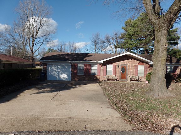 2nd image of 128 Amelia Dr