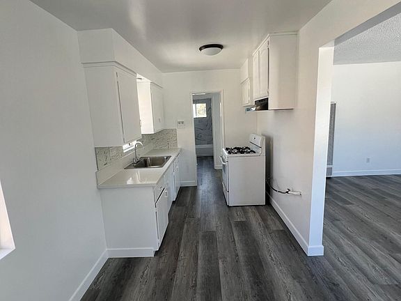 4th image of 1612 S Gladys Ave APT G