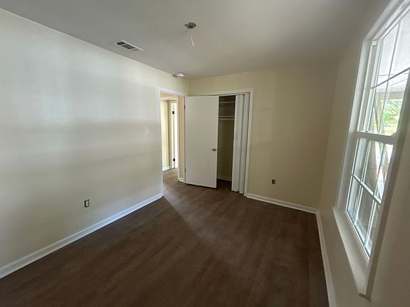 5th image of 141 Pike Ave