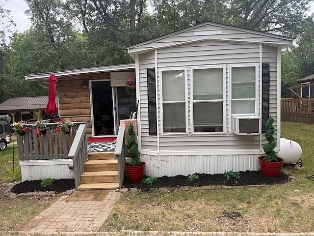 1st image of 7/206 Woodhaven Dr E