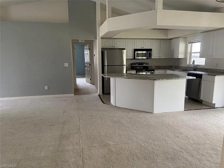 2227 SW 5th Ave — Photo 6