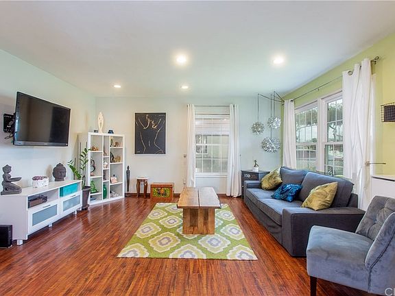 4th image of 9122 Los Angeles St