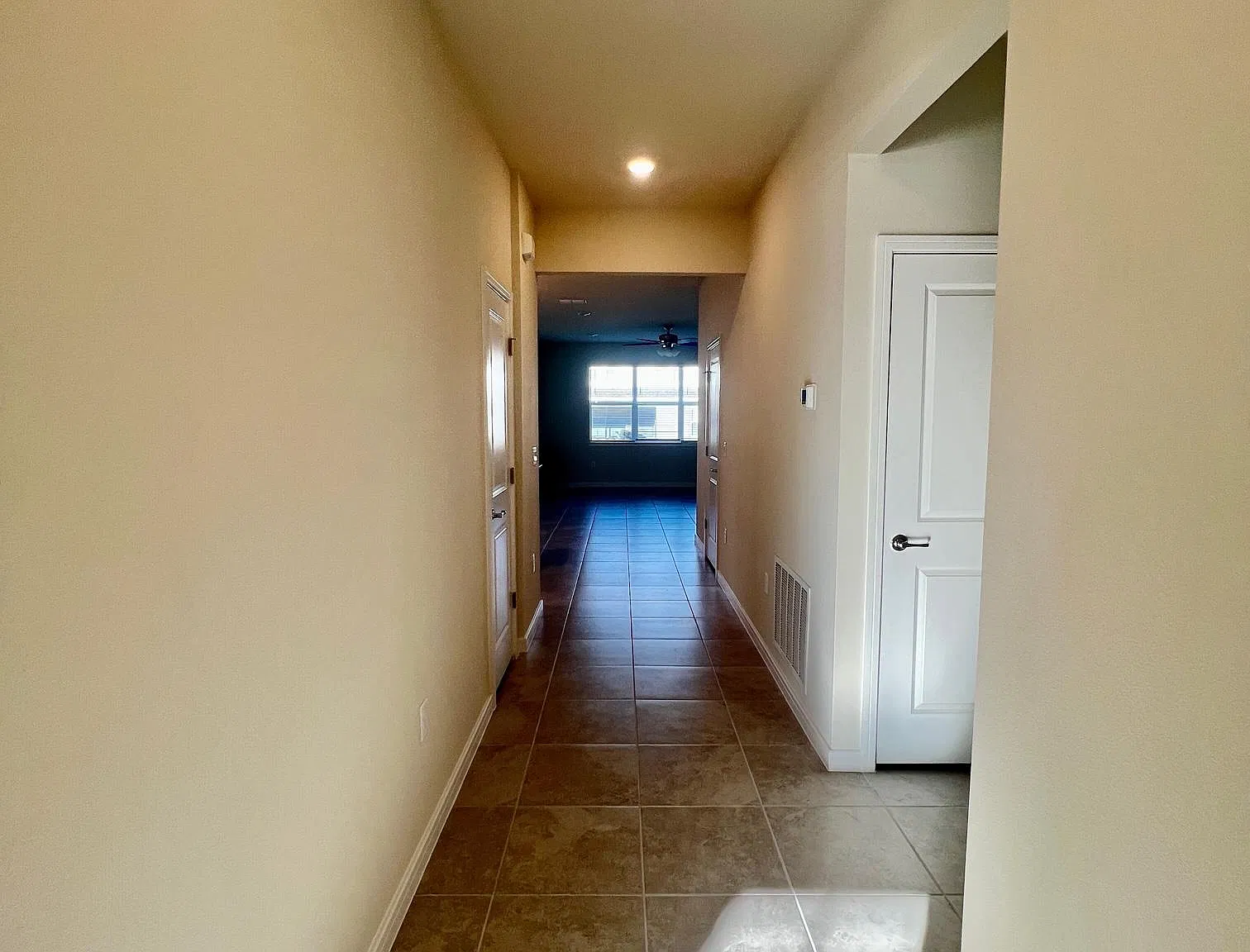 4 bed, 2424 sqft, $2,800 — Photo 3
