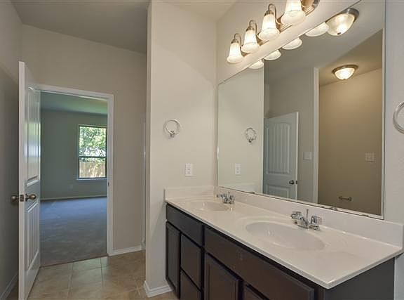 4th image of 4128 Glen Abbey Dr