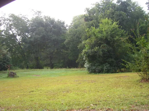 128 E Clinton St, Gray, GA 31032