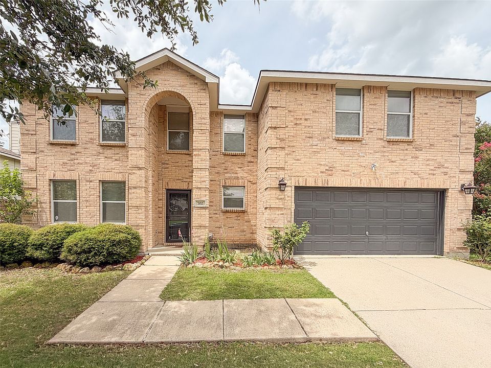 1st image of 702 Cedar Bluff Dr
