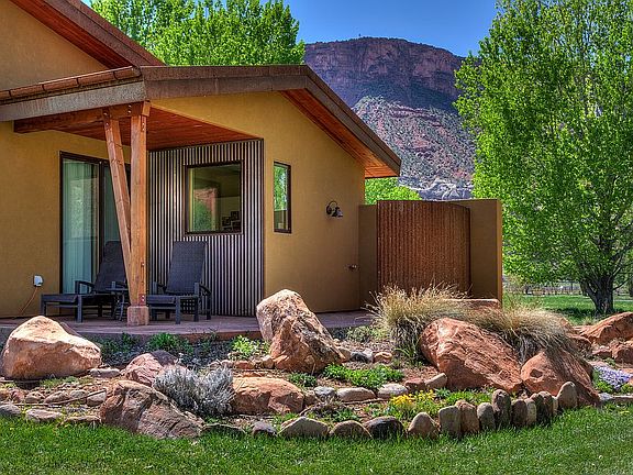 5th image of 425 Amber Ln