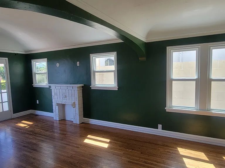 2746 E St — Photo 12