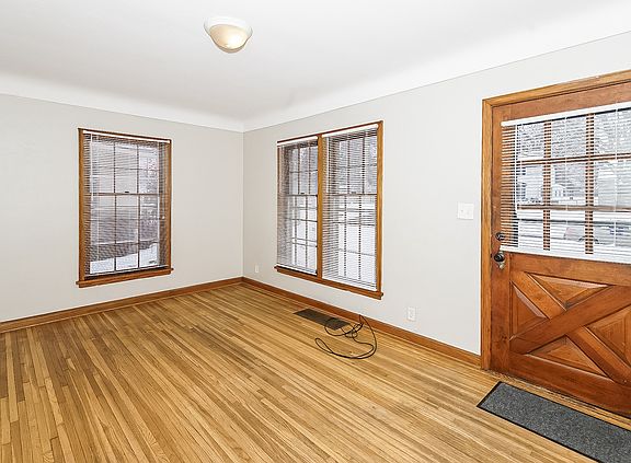 3rd image of 1849 Flandrau St N