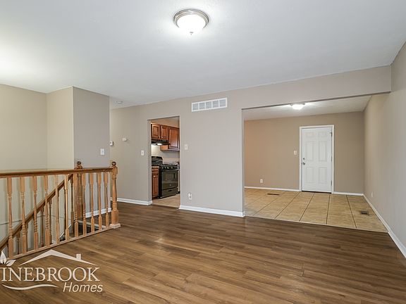 2nd image of 2 Brower Ln