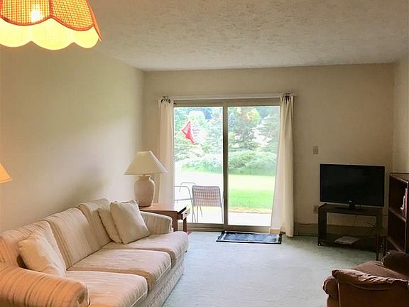 5th image of 2749 Green Meadows Dr