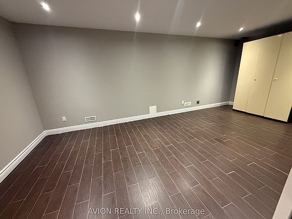 5th image of 56 Peter St #Basement