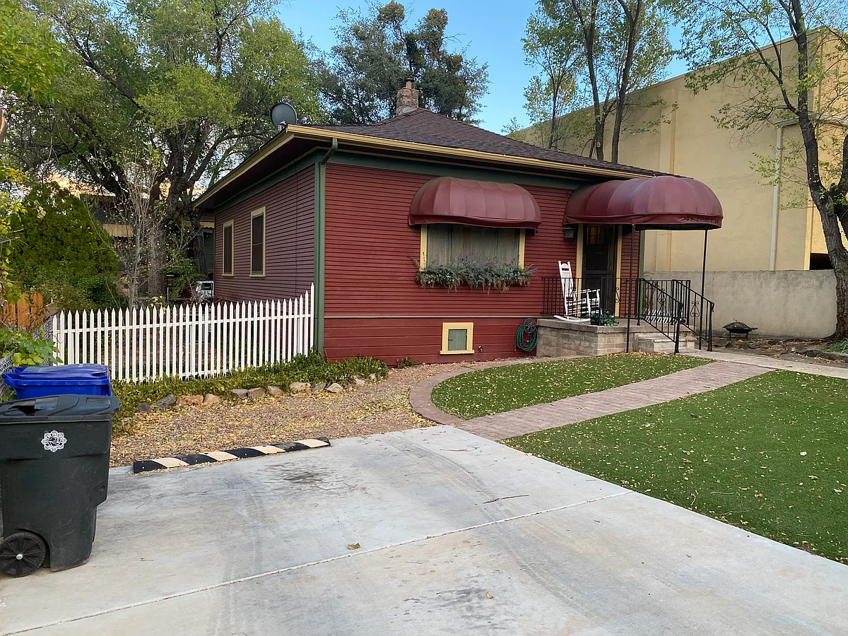 Building Photo - 109 Garden St #3