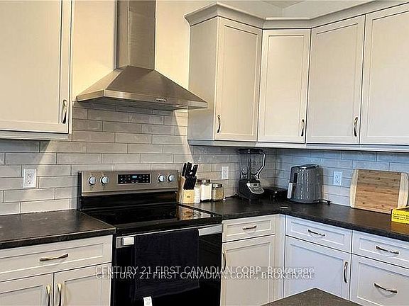 4th image of 63 Royal Cres