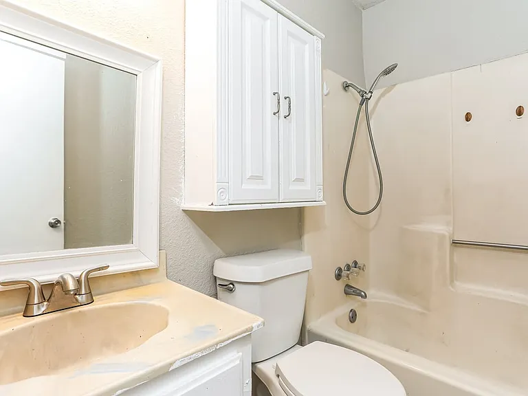 937 Brown Ave — Photo 6