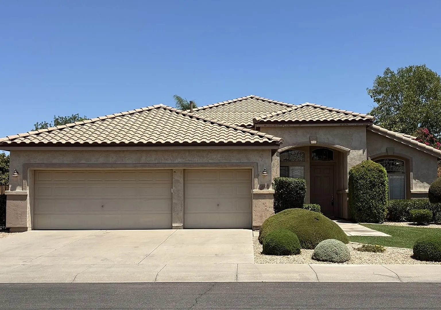 Perfect Chandler Location — Photo 1