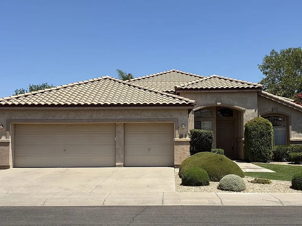 682 W Raven Dr