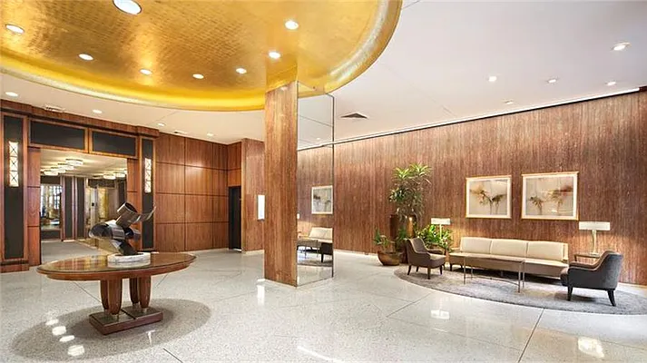 Sold by Qwest Residential Downtown LLC | media 11