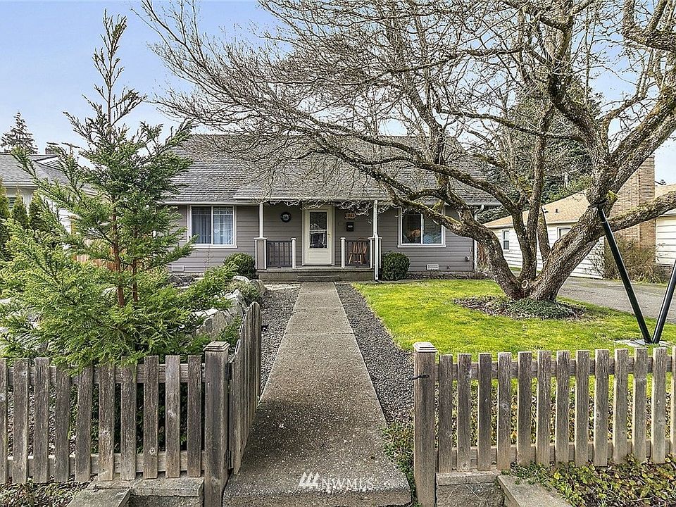1st image of 3403 Pear Street SE