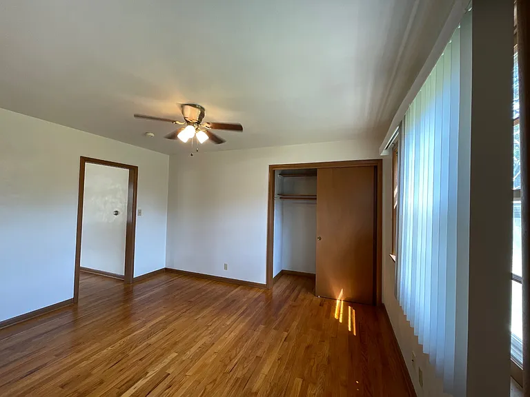 324 E 7th St #2 — Photo 3