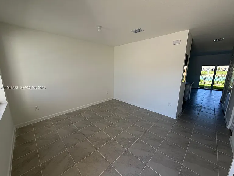 2732 SE 26th Ave #2732 — Photo 3