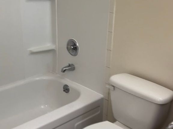 5th image of 3119 NE 120th St #Cl-102