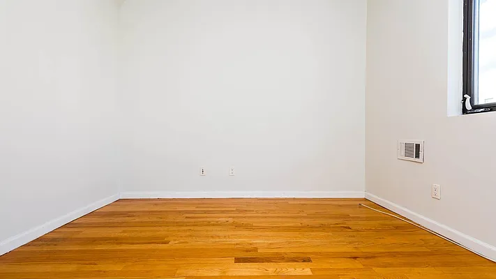 Rented by Nooklyn NYC LLC | media 21