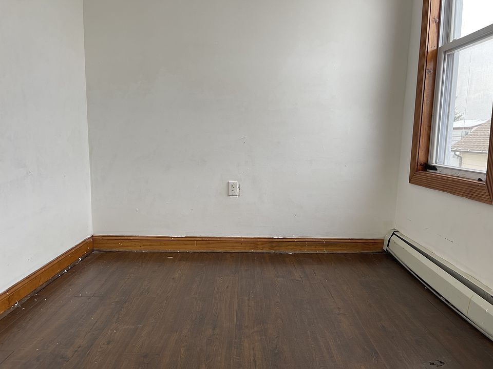 2nd image of 21 E 16th