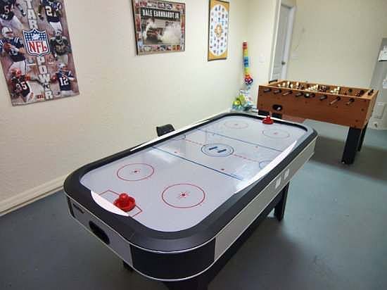 SC5P17839WW-Game-Room