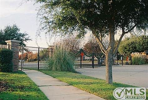 4th image of 7017 Brierhollow Ct