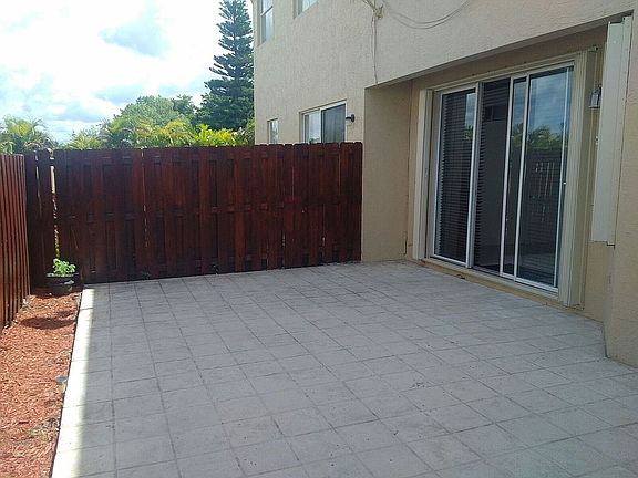 4th image of 3119 NW 101st Pl #3119