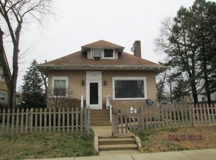 384 Lovell St, Elgin, IL 60120