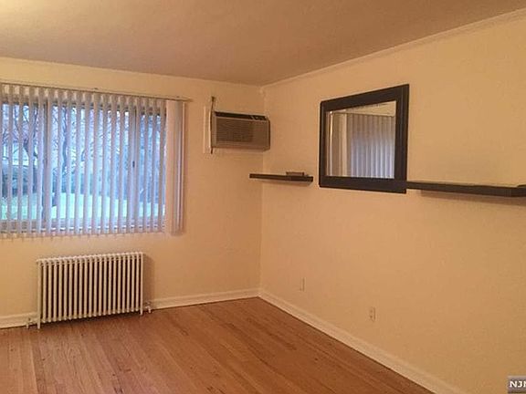 2nd image of 125 E Clinton Ave #1A-107A