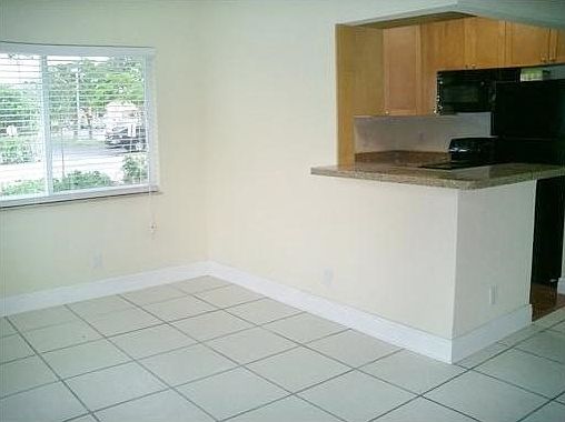 5th image of 4411 Sea Grape Dr