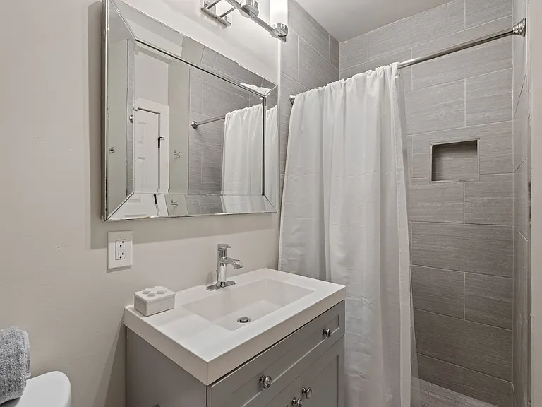 2nd Floor Bathroom