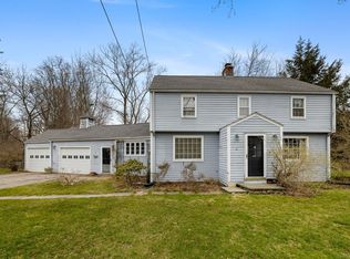 4 Gloucester Ln, West Hartford, CT 06107