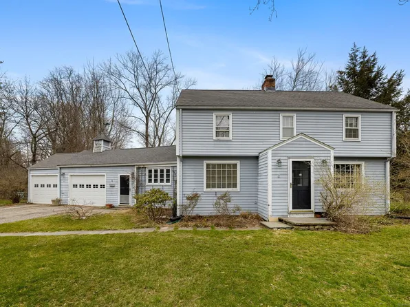 4 Gloucester Lane, West Hartford, CT 06107